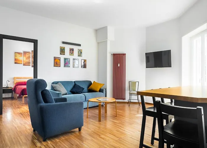 Cozy Flat 2 Bedrooms 2 Bathrooms With Balcony דירה רומא